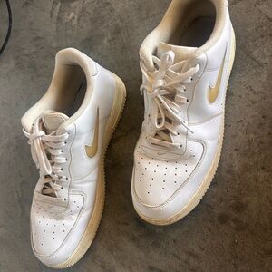 Nike White and Cream Athletic Shoes